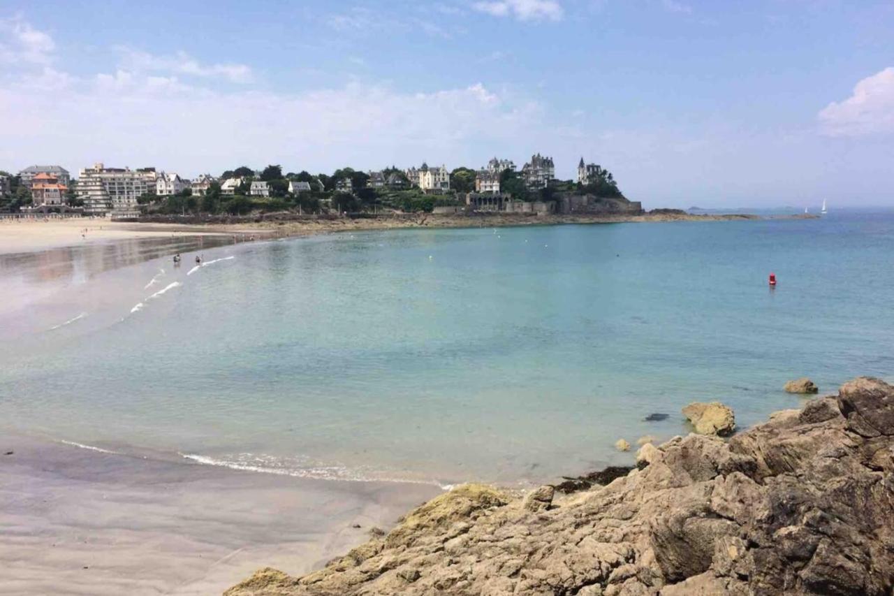 T2 50m du marchéplagesjardin privérue calme Dinard Extérieur photo